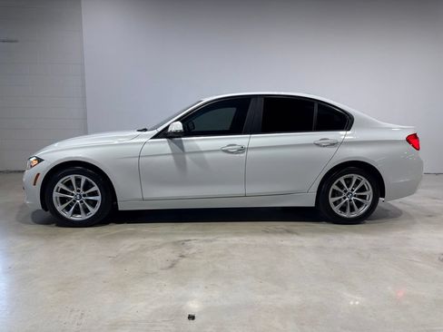 Used 2016 BMW 320i xDrive Sedan AWD/4WD image 4