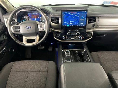 Used 2024 Ford Expedition XLT image 14