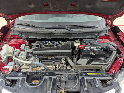 Used 2017 Nissan Rogue SV image 25