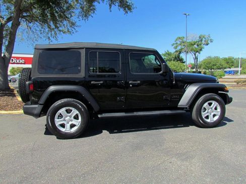 Used 2022 Jeep Wrangler Unlimited Sport image 13