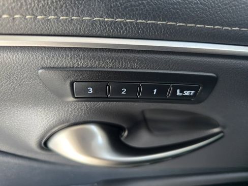 Used 2025 Lexus ES 300h w/ Premium Package FWD image 26