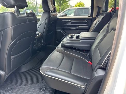 Used 2019 RAM 1500 Laramie AWD/4WD image 3