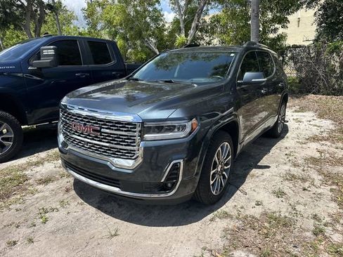 Used 2020 GMC Acadia Denali w/ Technology Package FWD image 3