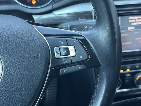 Used 2017 Volkswagen Passat 1.8T SEL Premium image 27