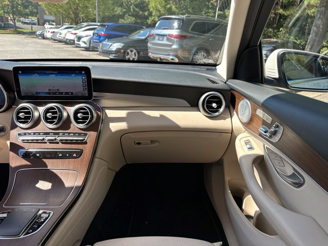 Used 2020 Mercedes-Benz GLC 300 image 17