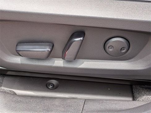 New 2025 Mitsubishi Outlander SE image 23