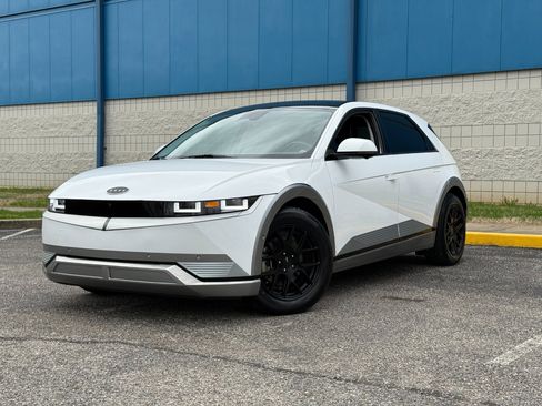 Used 2022 Hyundai Ioniq 5 Limited image 3