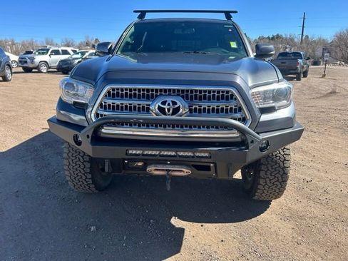 Used 2017 Toyota Tacoma SR5 image 9