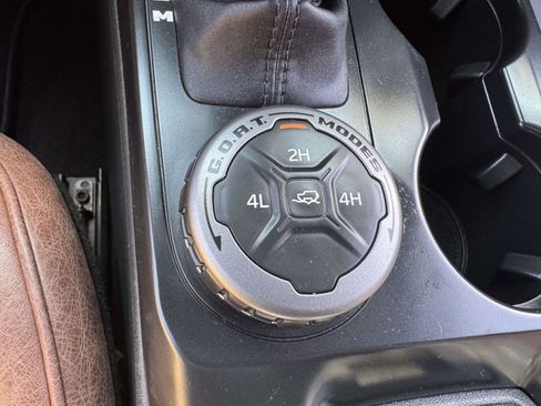 Used 2025 Ford Bronco Outer Banks AWD/4WD image 40