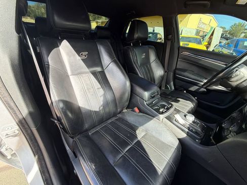 Used 2020 Chrysler 300 S AWD/4WD image 9