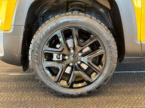 Used 2017 Jeep Renegade Altitude AWD/4WD image 11