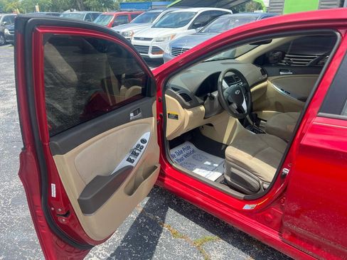 Used 2013 Hyundai Accent GLS image 9