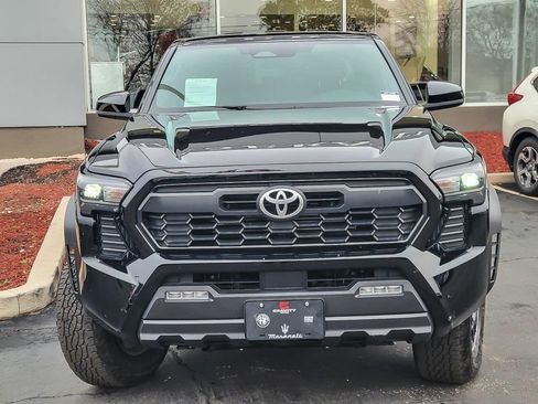 Used 2025 Toyota Tacoma TRD Off-Road AWD/4WD image 4