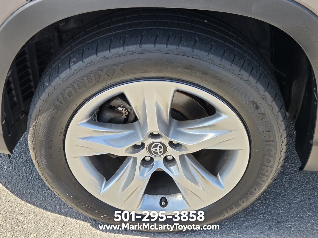 Used 2019 Toyota Highlander Limited FWD image 17