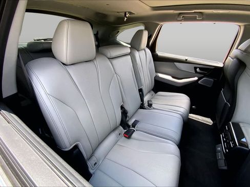 Certified 2026 Acura MDX FWD w/ Technology Package image 18