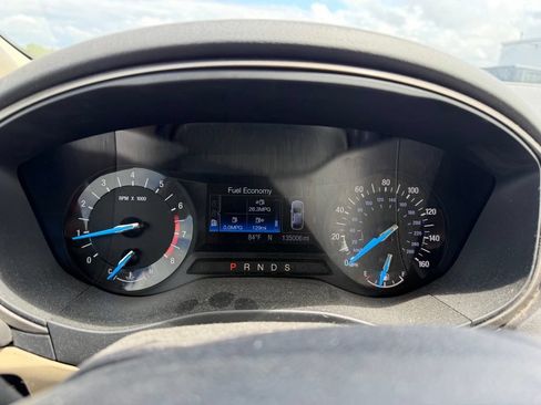 Used 2014 Ford Fusion SE FWD image 3