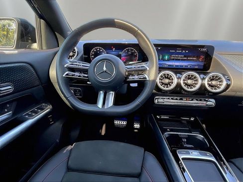 Certified 2025 Mercedes-Benz GLA 250 image 10