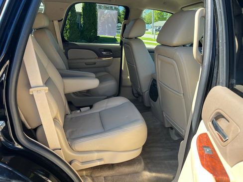 Used 2010 GMC Yukon SLT w/ SLT-2 Equipment Package AWD/4WD image 20