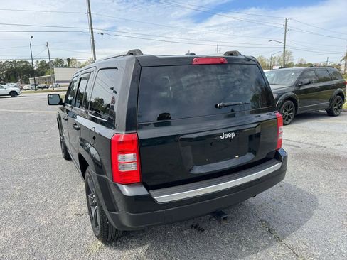 Used 2012 Jeep Patriot Latitude w/ Altitude Pkg image 4