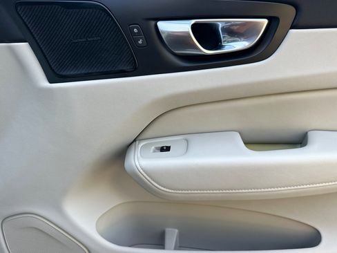 Certified 2023 Volvo XC60 B5 Plus image 20