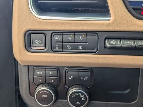 Used 2023 Chevrolet Tahoe Premier AWD/4WD image 25