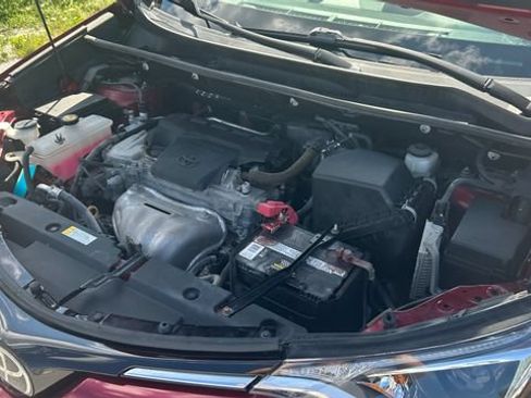 Used 2018 Toyota RAV4 LE AWD/4WD image 54