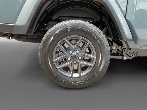 New 2025 Jeep Gladiator Sport image 15