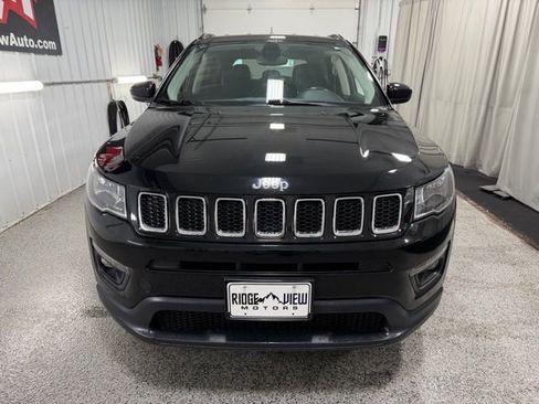 Used 2020 Jeep Compass Latitude w/ Cold Weather Group AWD/4WD image 2
