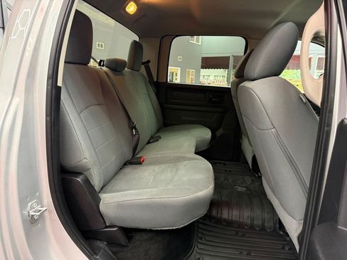 Used 2016 RAM 2500 Tradesman w/ Chrome Appearance Group AWD/4WD image 12