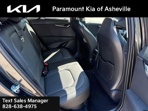 New 2025 Kia Niro SX image 22