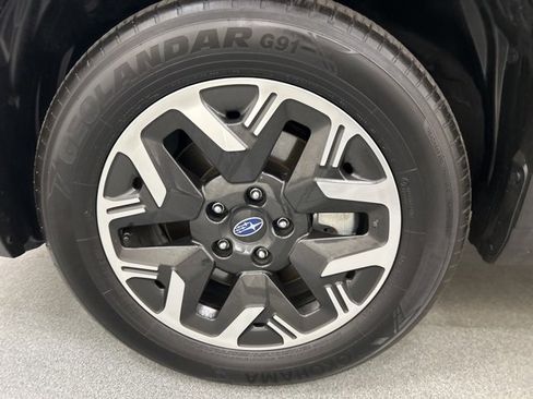 Used 2025 Subaru Forester Premium image 29