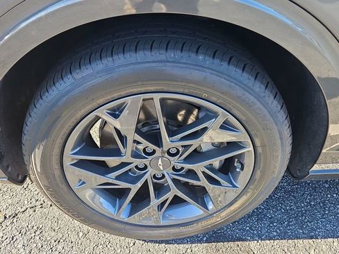 Used 2023 Genesis GV70 2.5T Advanced w/ Advanced Package image 10