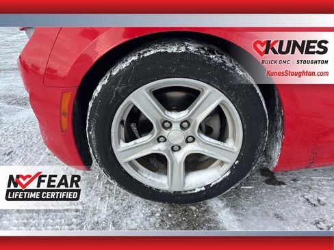 Used 2020 Chevrolet Camaro LT image 15