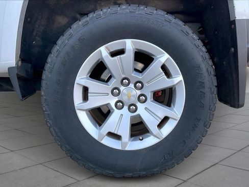 Used 2017 Chevrolet Colorado LT image 12