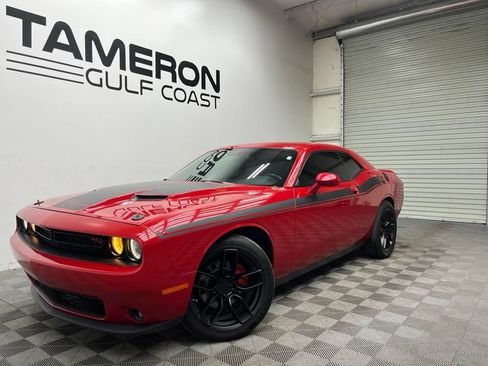 Used 2015 Dodge Challenger R/T Plus RWD image 2