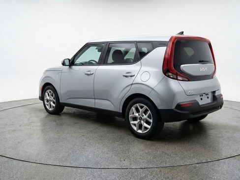 Used 2025 Kia Soul LX w/ LX Technology Package FWD image 6