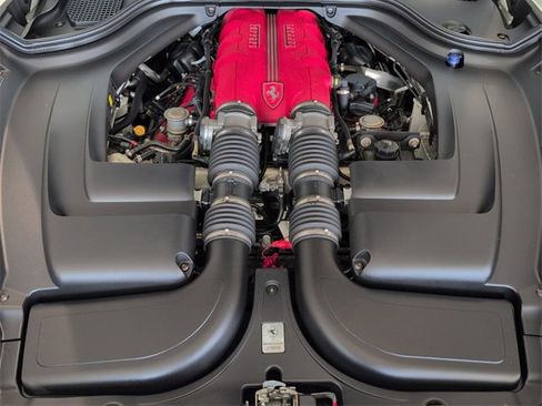 Used 2011 Ferrari California image 17