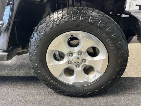 Used 2014 Jeep Wrangler Unlimited Sahara w/ Max Tow Package image 16