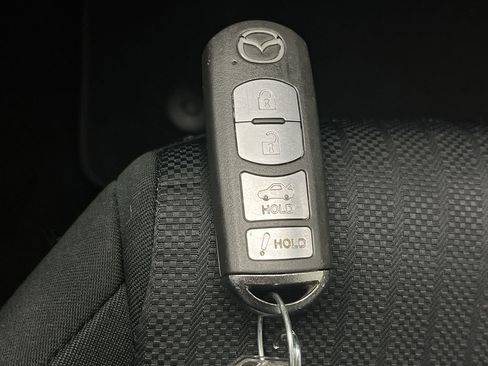 Used 2015 MAZDA MAZDA3 i Sport image 20