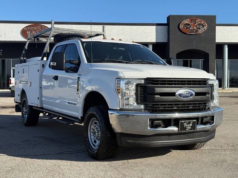 Used 2018 Ford F350 XL w/ Power Equipment Group image 3