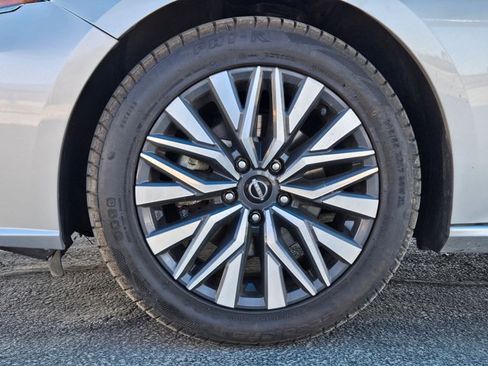 Used 2024 Nissan Altima 2.5 SV image 22