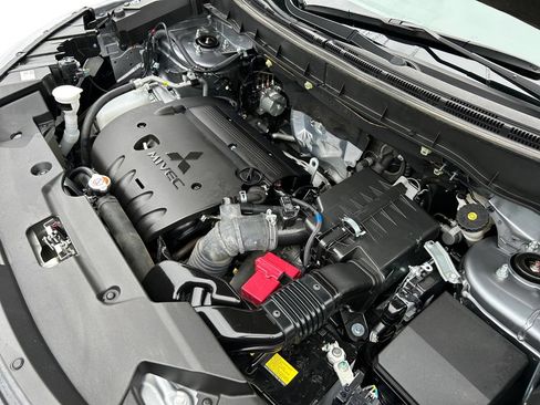 Used 2025 Mitsubishi Outlander Sport SE AWD/4WD image 31