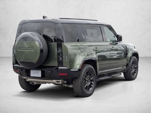 New 2026 Land Rover Defender 110 X-Dynamic SE image 2