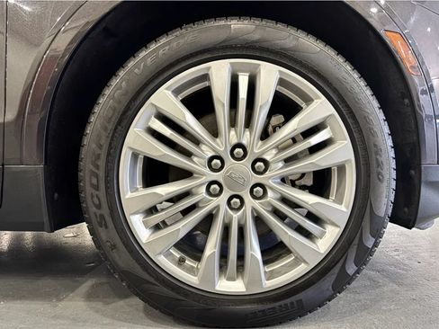 Used 2018 Cadillac XT5 Premium Luxury FWD image 53
