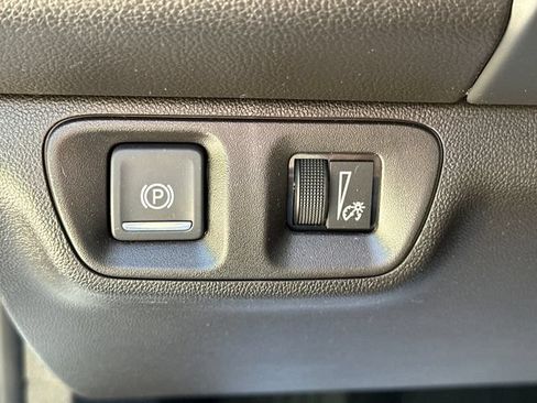 Certified 2022 GMC Acadia AT4 AWD/4WD image 28