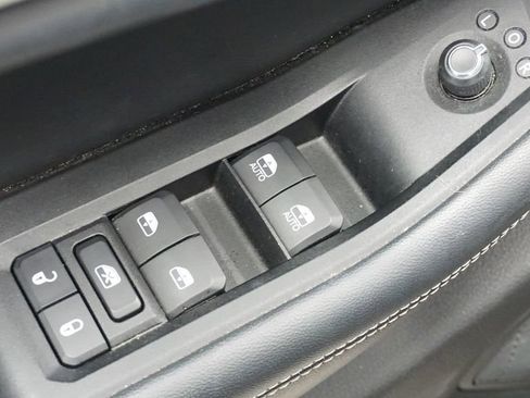 Used 2023 Jeep Grand Cherokee L Limited w/ Black Appearance Package image 30