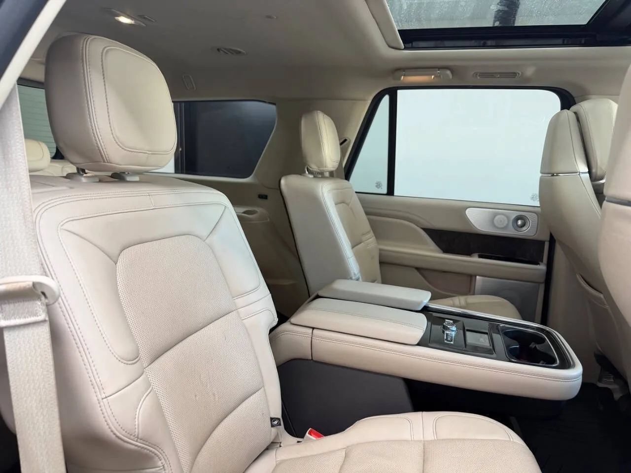 Used 2021 Lincoln Navigator Reserve AWD/4WD image 27