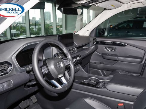 Certified 2023 Honda Pilot Touring image 18