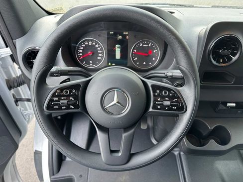 Used 2024 Mercedes-Benz Sprinter 2500 image 23