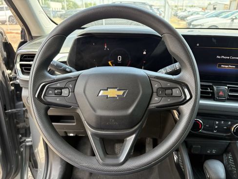 Used 2025 Chevrolet TrailBlazer LT AWD/4WD image 15